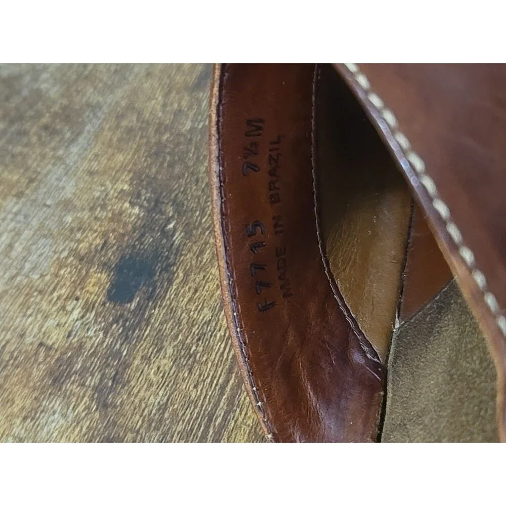 Cole Haan pair shoes model